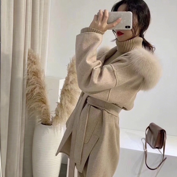 Women wool coat. - Picture 7 of 8